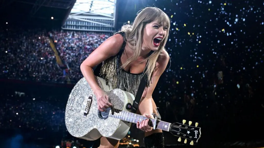 Taylor Swift Delights Cardiff Fans with Welsh Greetings and Stunning Performance