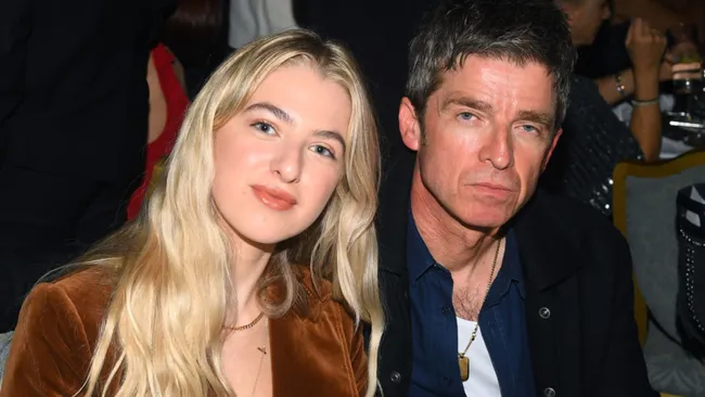 Anaïs Gallagher Defends Younger Fans Amid Oasis Ticket Controversy